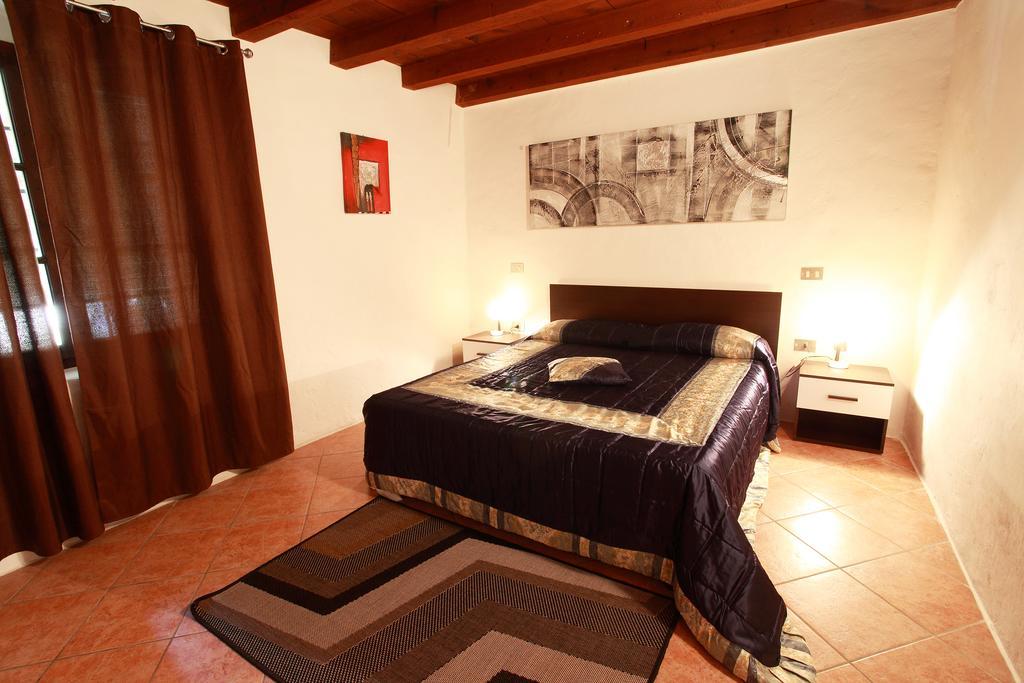 Agriturismo Licensi Del Bresa Villa Monzambano Bilik gambar