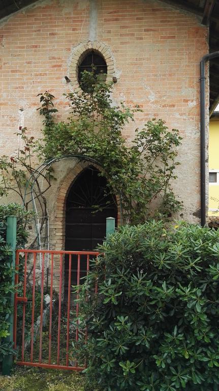 Agriturismo Licensi Del Bresa Villa Monzambano Luaran gambar