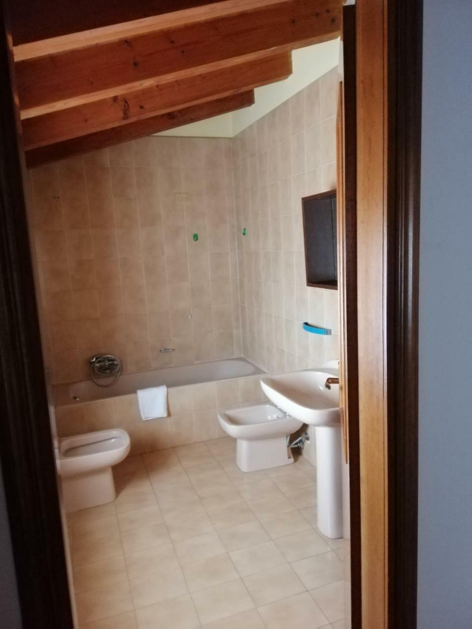 Agriturismo Licensi Del Bresa Villa Monzambano Luaran gambar